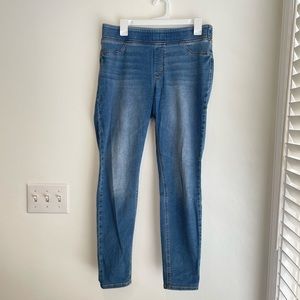 Excellent condition - Old Navy rockstar jeggings - Size 10